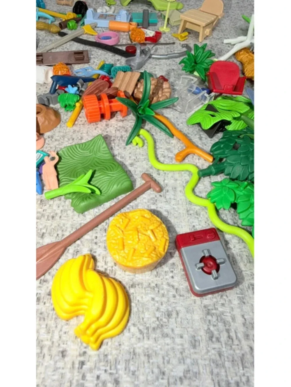 Playmobil 252pc Mixed Accessories Parts Lot Farm Camping Zoo Aquarium Miniatures